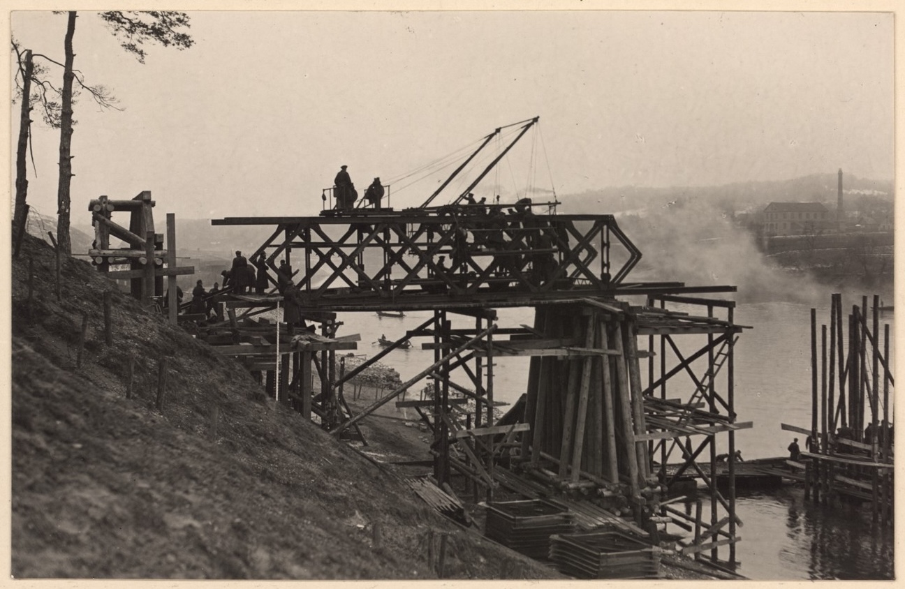 Kontrasvorio montavimas protarpyje „K“