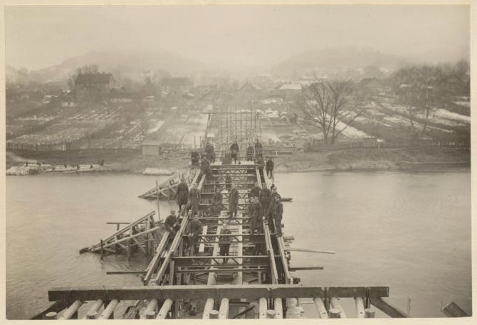 Darbai protarpyje „K“. Vaizdas iš viršaus