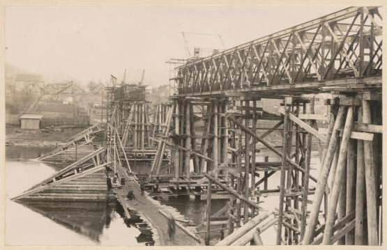 Tilto vaizdas darbų metu