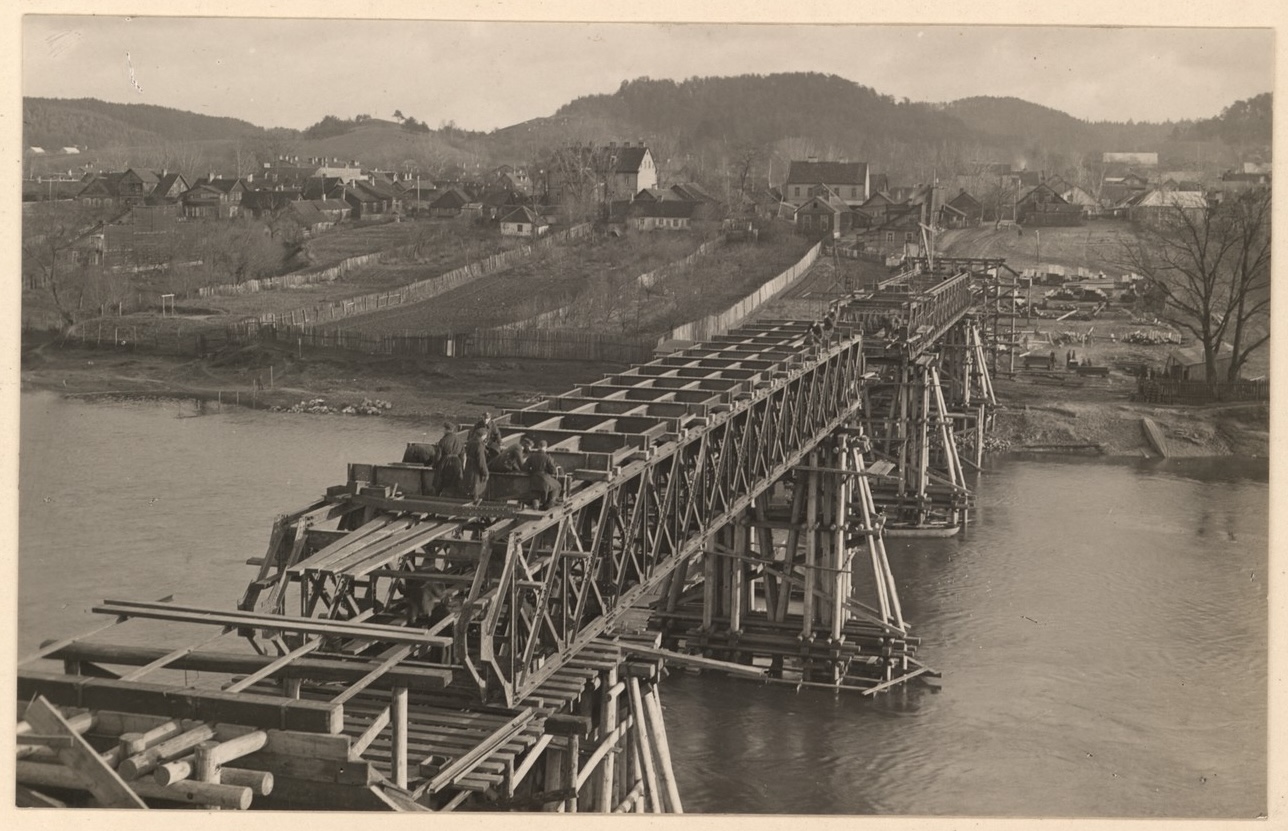 Skersinių montavimas „K“ protarpyje