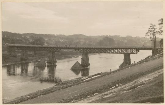 Užbaigtas Antakalnio tiltas. Vaizdas nuo dešiniojo kranto