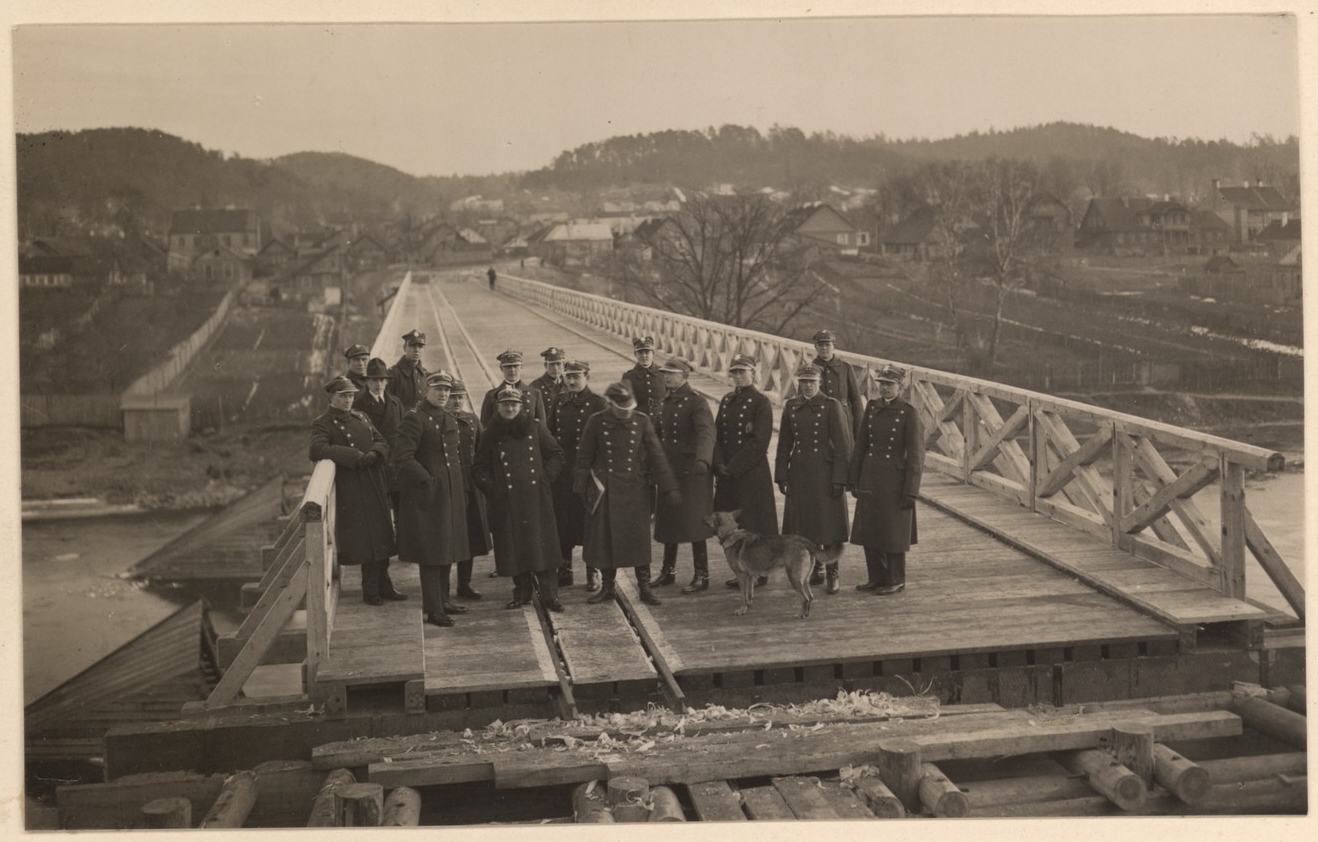 Vadovaujantieji statybų karininkai