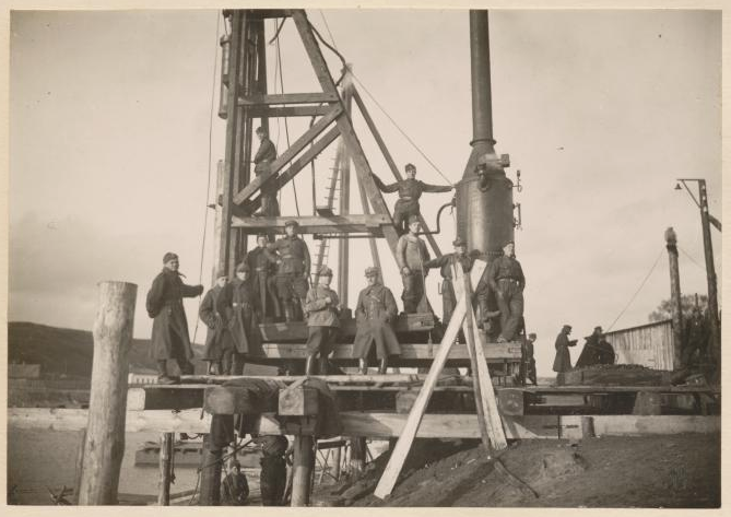 „F“ atramos polių kalimas