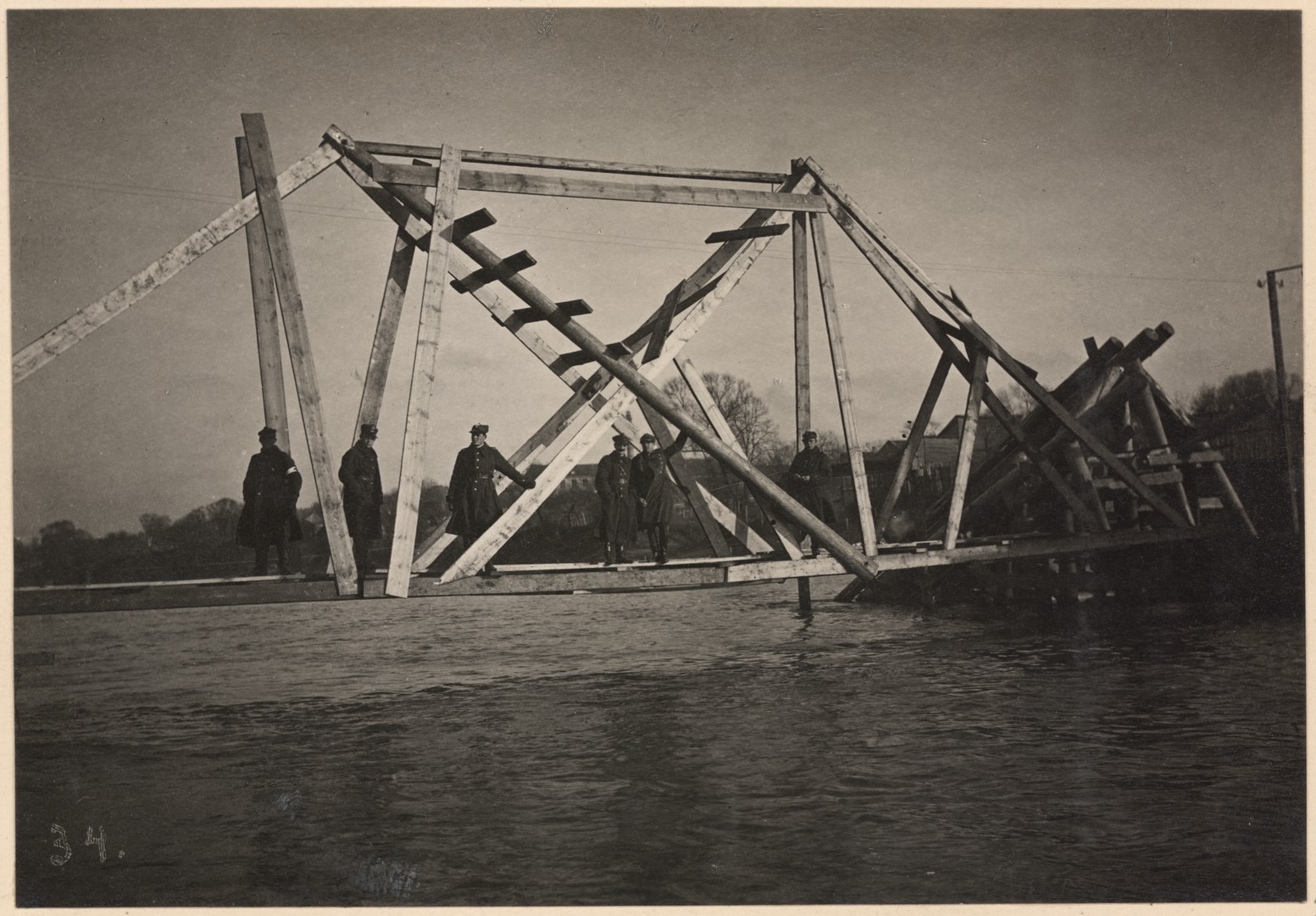 Kabantis lieptas susisiekimui tarp krantų