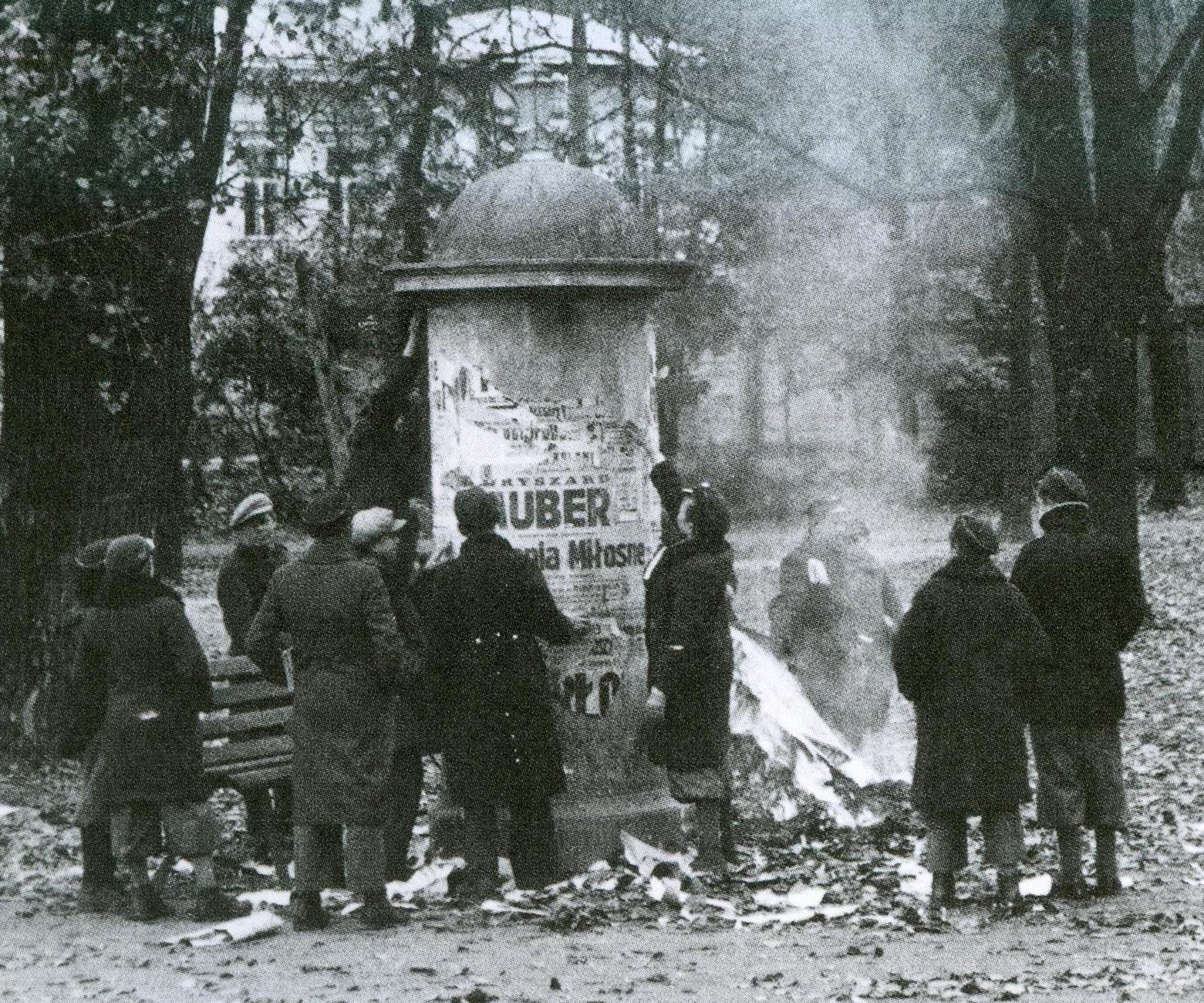 Lenkiškų plakatų deginimas Veršyne