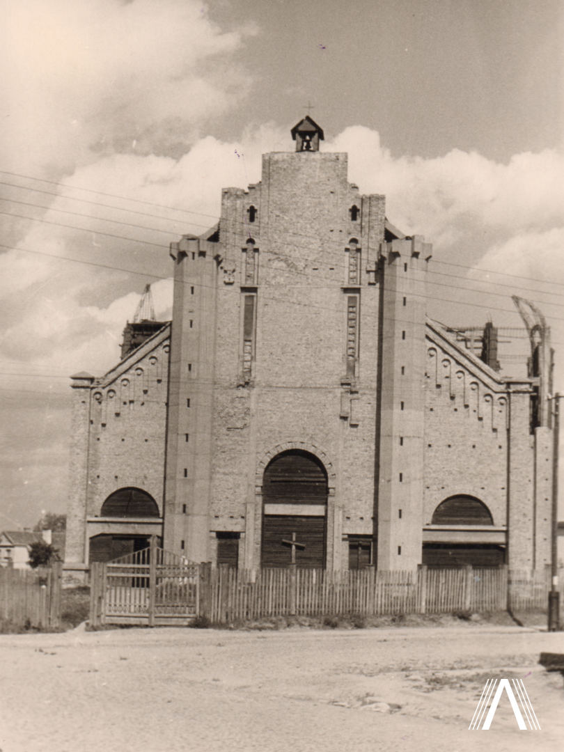 Švč. Jėzaus Širdies bažnyčia statybų metu, XX a. 4-5 deš.