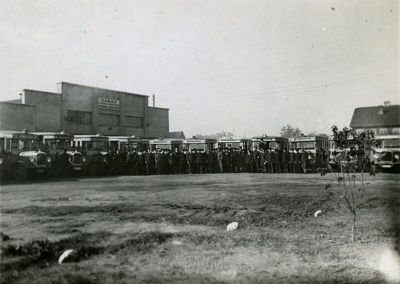 13. Vilniaus autobusai priešais TOMMAK garažą Legionowa g.