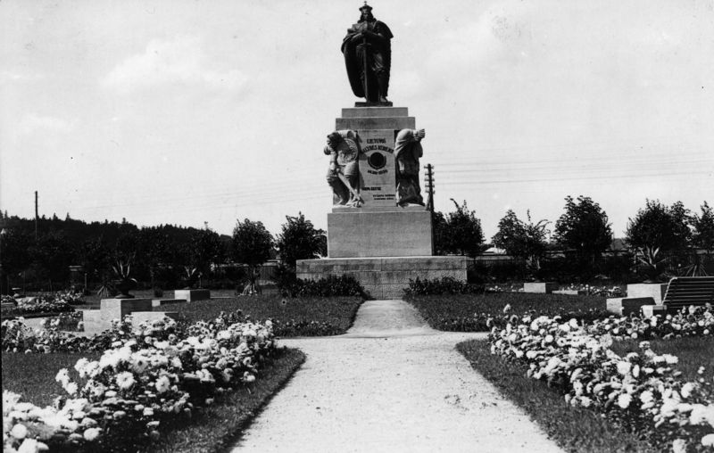 V. Grybas. Vytauto Didžiojo paminklas Kaune. 1935
